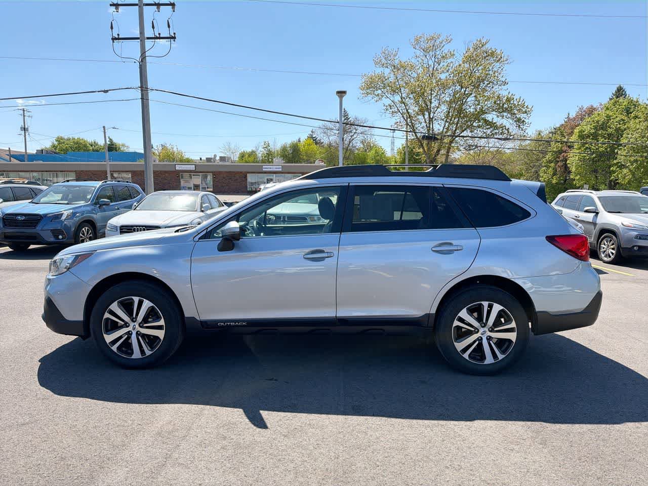 Used 2019 Subaru Outback 2.5i Limited AWD/4WD image 10