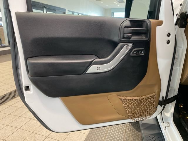 Used 2017 Jeep Wrangler Unlimited Sahara w/ Connectivity Group image 10