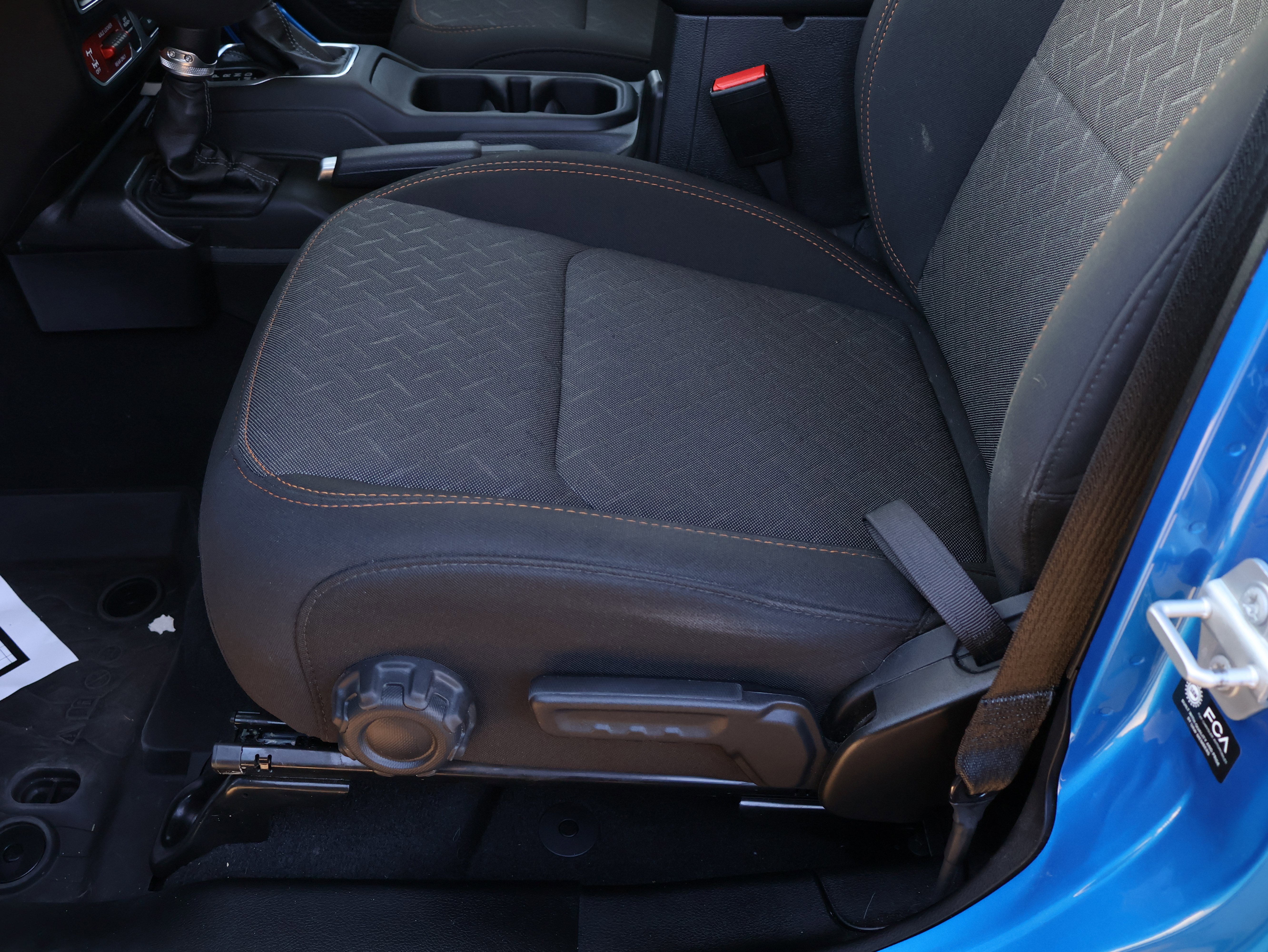 Used 2024 Jeep Gladiator Mojave w/ Technology Group image 40