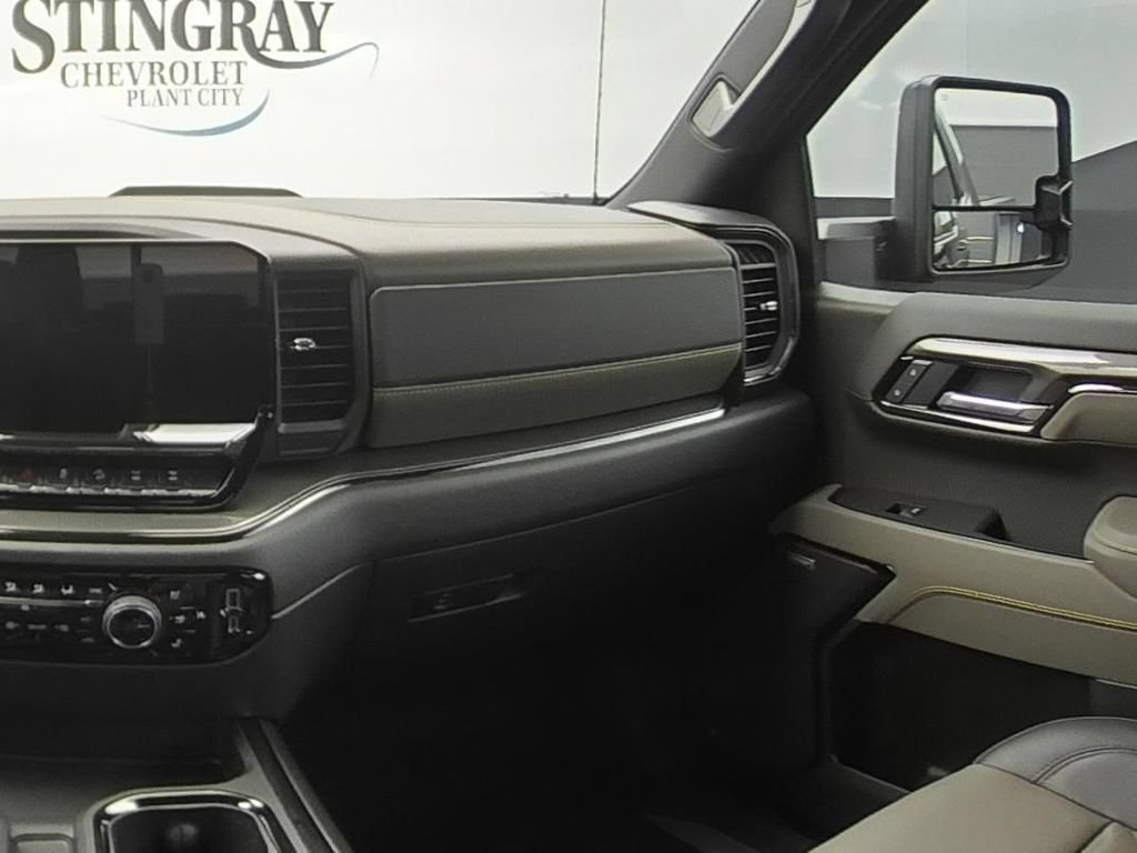 Used 2025 Chevrolet Silverado 1500 ZR2 w/ Technology Package AWD/4WD image 15