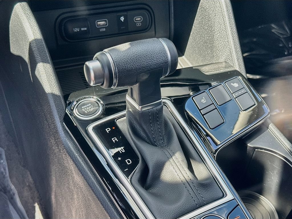 Certified 2025 Kia Sportage EX FWD image 17