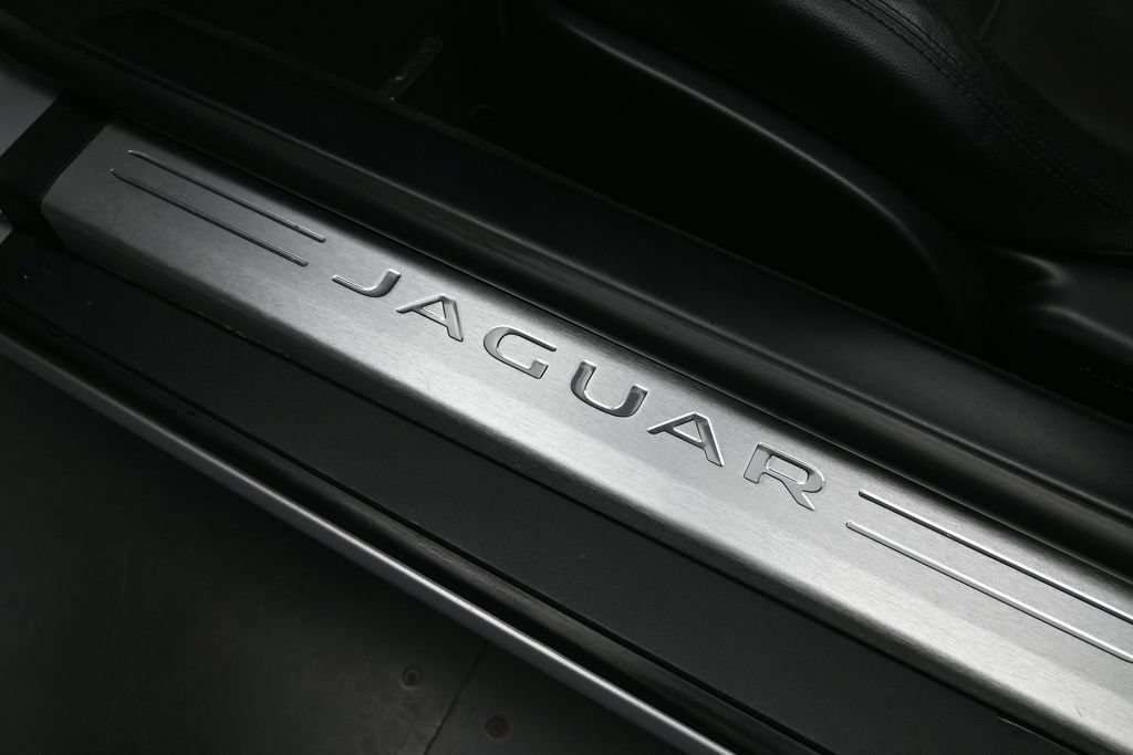 Used 2016 Jaguar F-TYPE Convertible RWD image 14