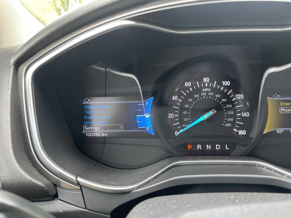 Used 2017 Ford Fusion SE w/ Fusion SE Technology Package image 6