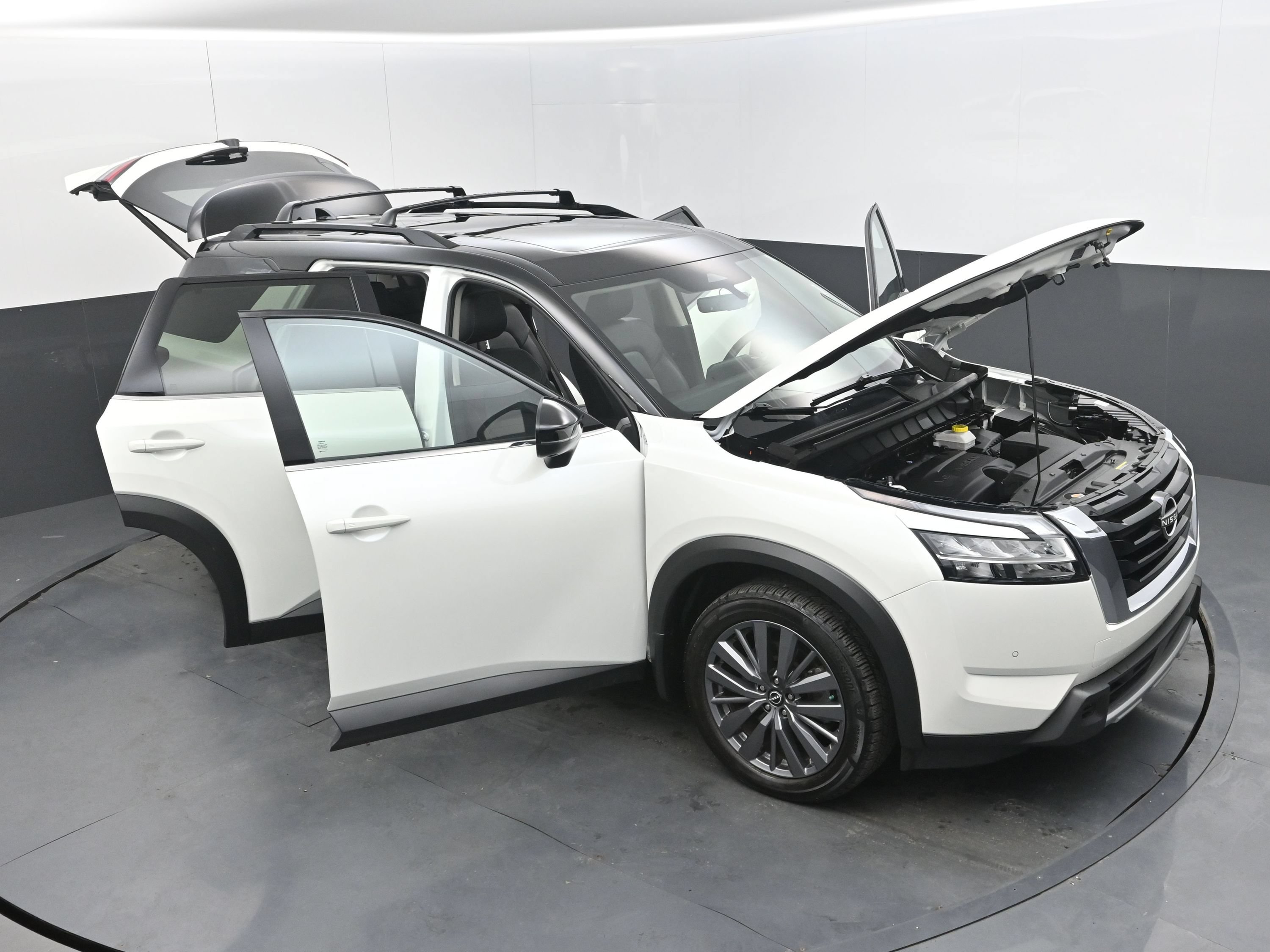 Used 2024 Nissan Pathfinder SL w/ SL Premium Package FWD image 36