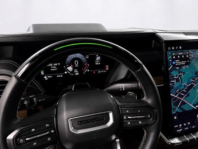 Used 2025 GMC Yukon Denali Ultimate AWD/4WD image 31