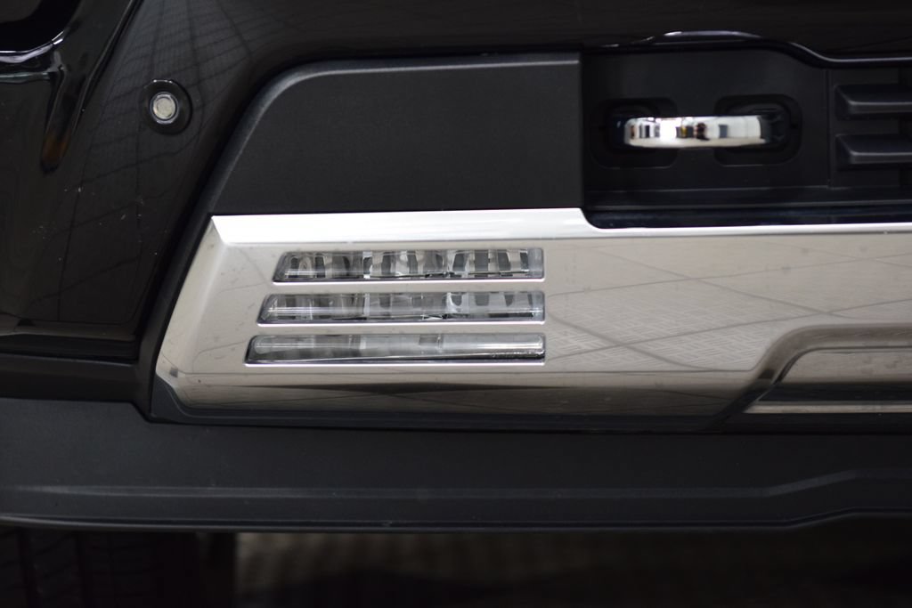 Used 2025 Chevrolet Silverado 1500 High Country w/ High Country Premium Package AWD/4WD image 14
