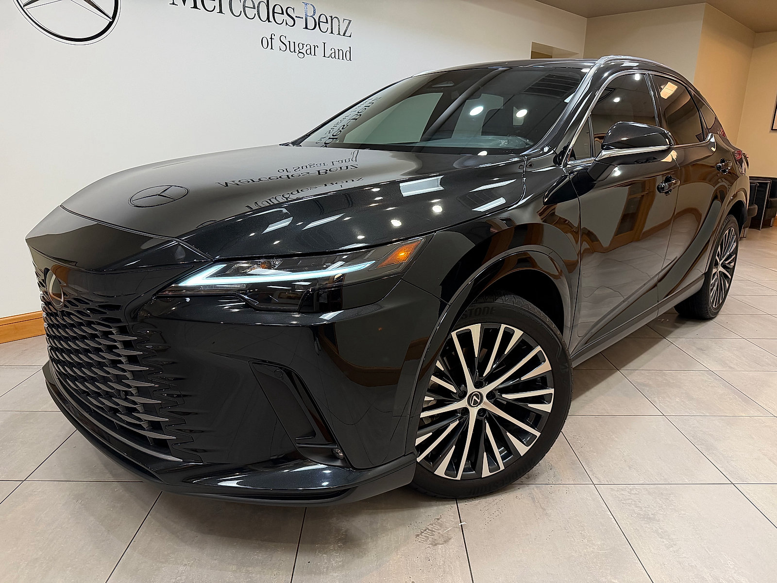 Used 2025 Lexus RX 350 Premium Plus w/ Accessory Package (Z1) FWD image 1