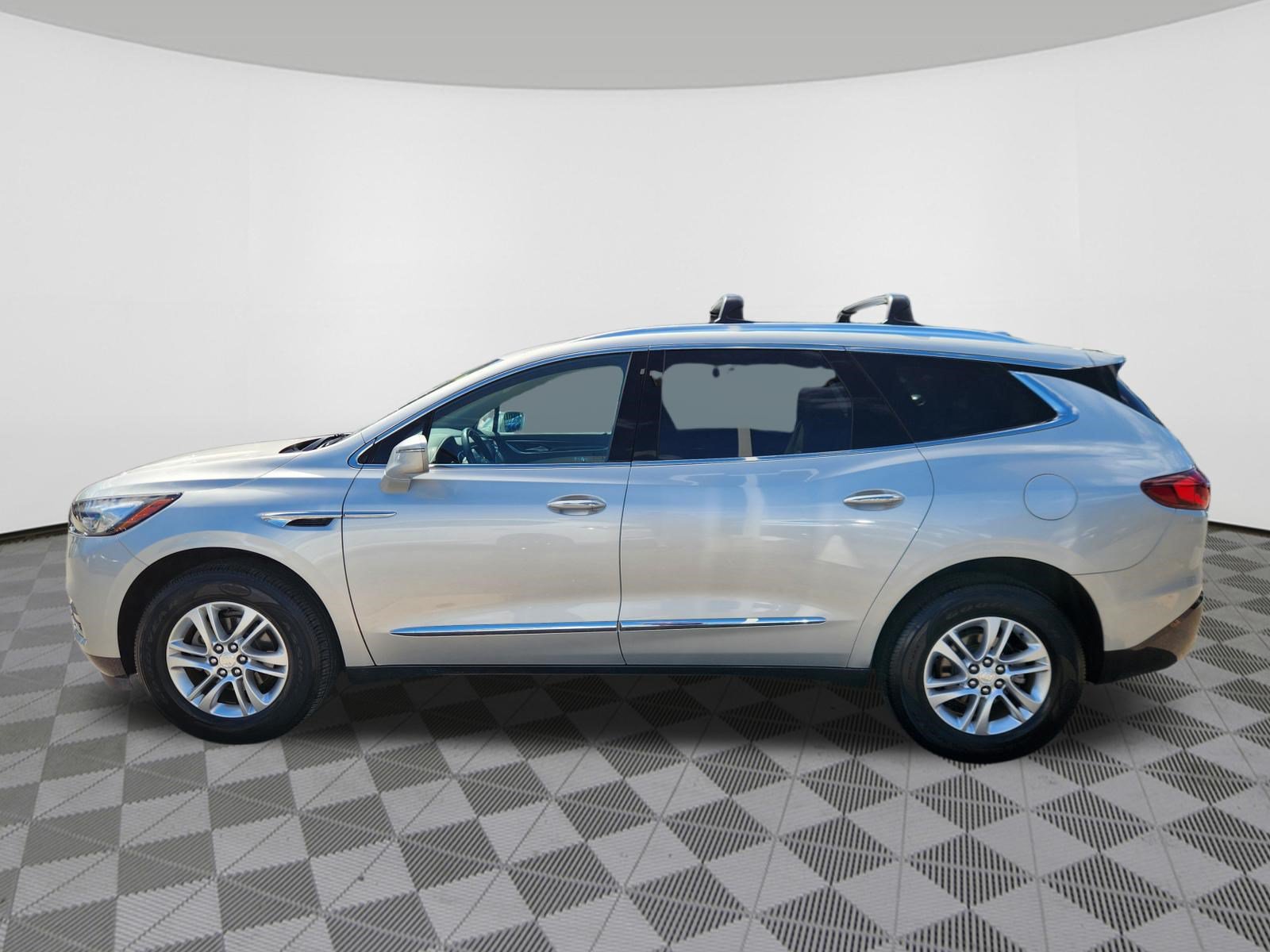 Used 2018 Buick Enclave Essence FWD image 5