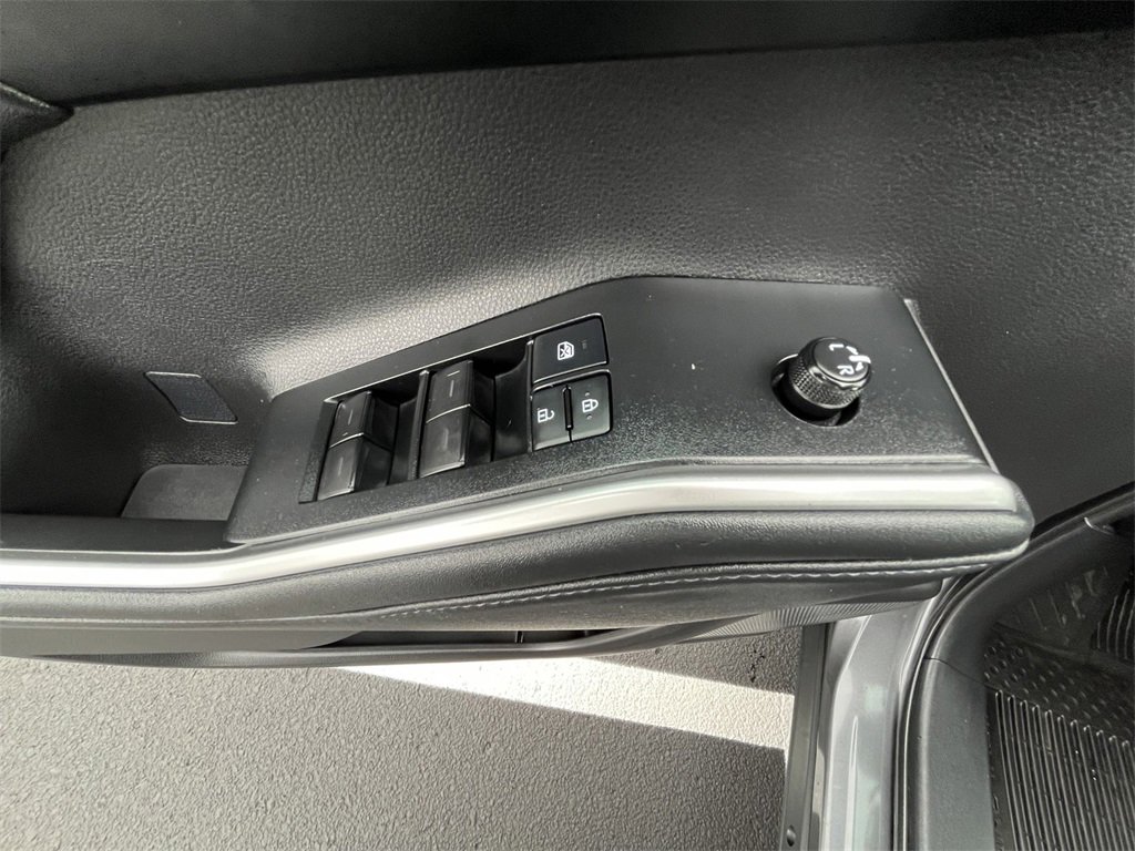 Used 2022 Toyota Highlander XLE image 20