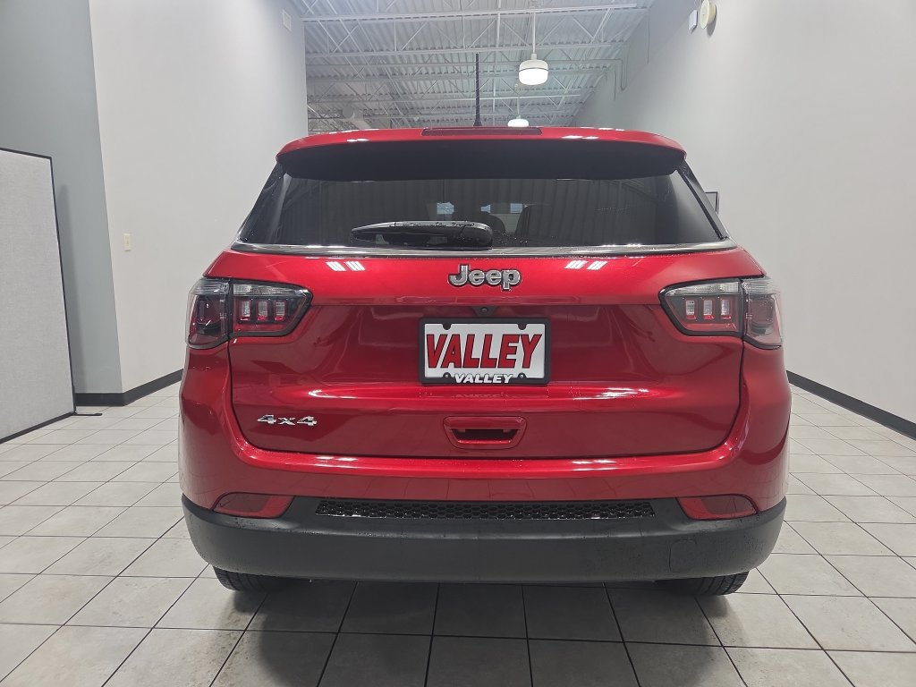 Used 2024 Jeep Compass Sport AWD/4WD image 7