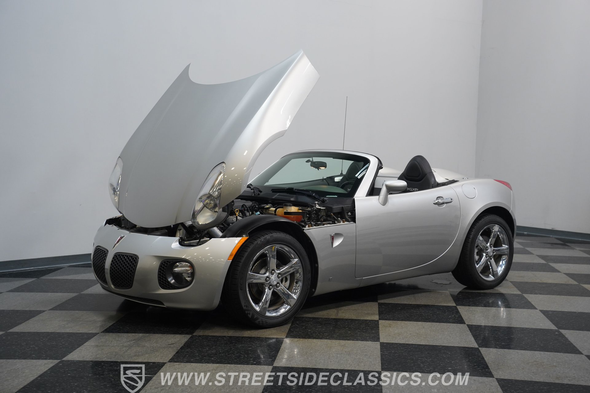 Used 2007 Pontiac Solstice GXP w/ Premium Package RWD image 30