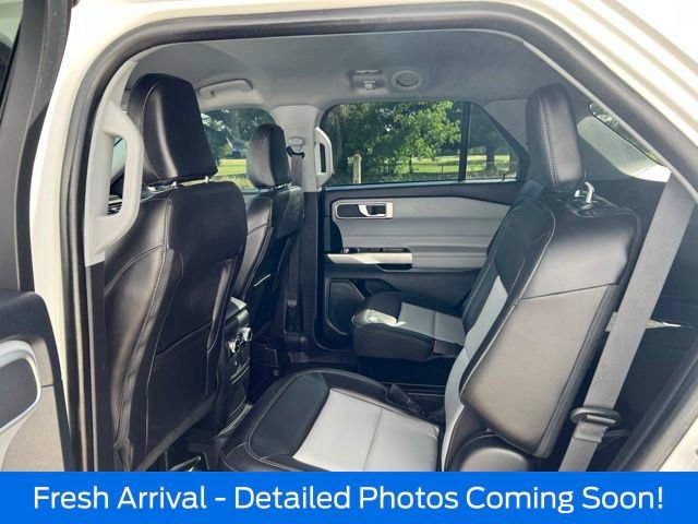 Used 2023 Ford Explorer XLT w/ XLT Sport Appearance Package AWD/4WD image 8