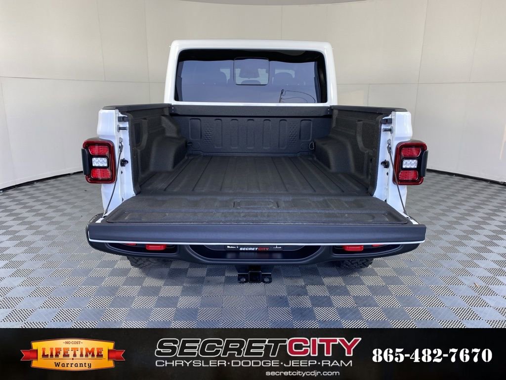 New 2026 Jeep Gladiator Rubicon w/ Steel Power Dome Hood Package AWD/4WD image 32