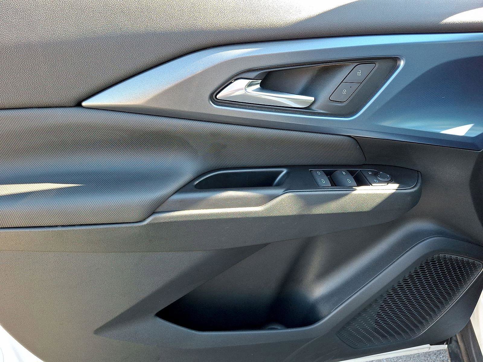 Used 2024 Chevrolet Equinox EV LT image 16