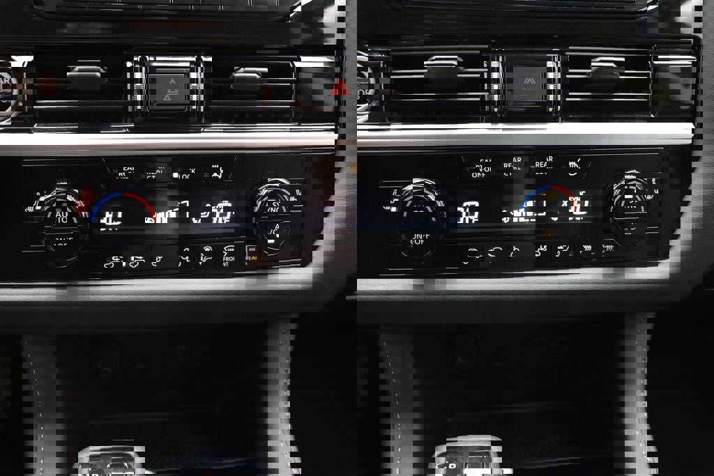 Used 2024 Nissan Pathfinder SL AWD/4WD image 21