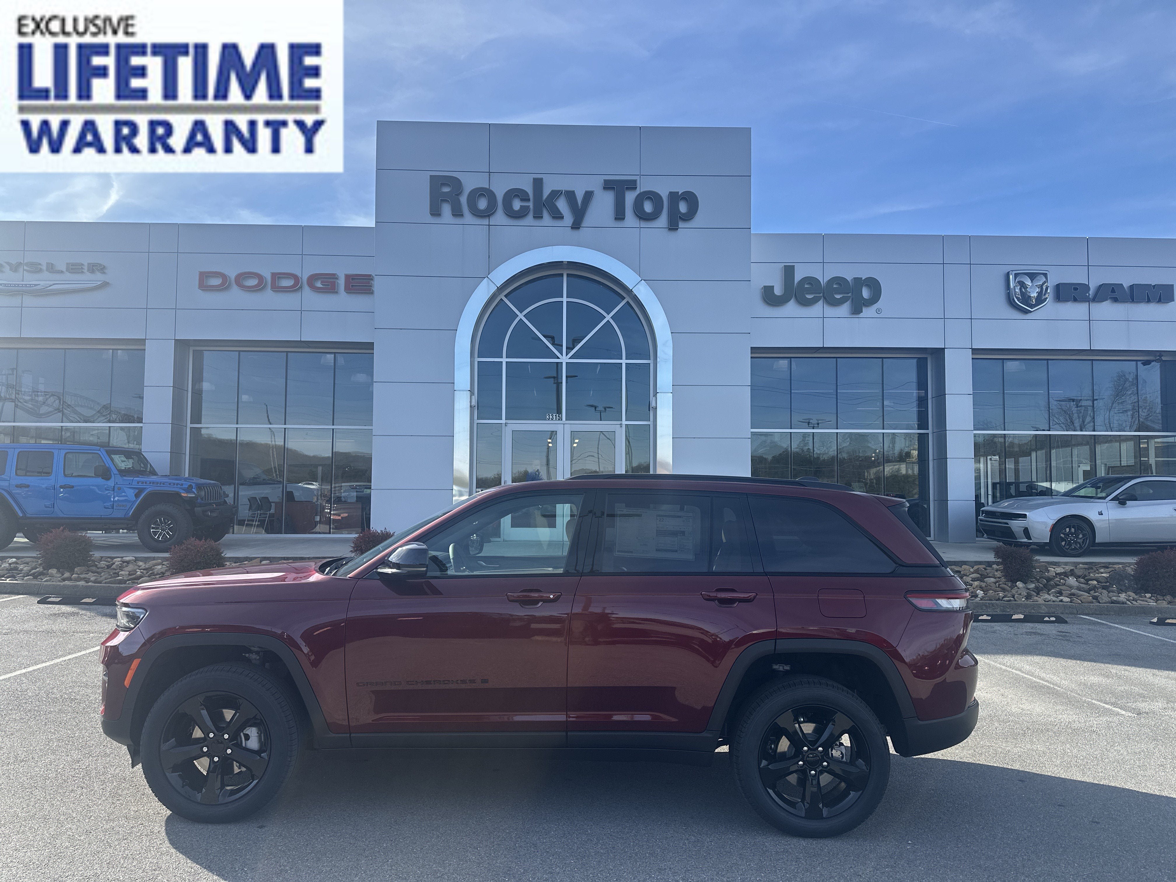 New 2025 Jeep Grand Cherokee Limited w/ Black Appearance Package