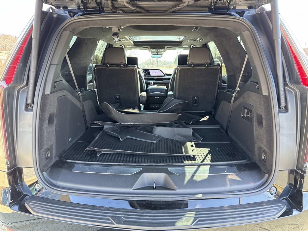 Used 2024 Cadillac Escalade Sport Platinum w/ LPO, ONYX Package image 14