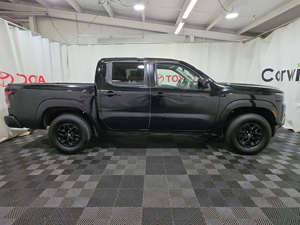 Used 2024 Nissan Frontier SV image 10