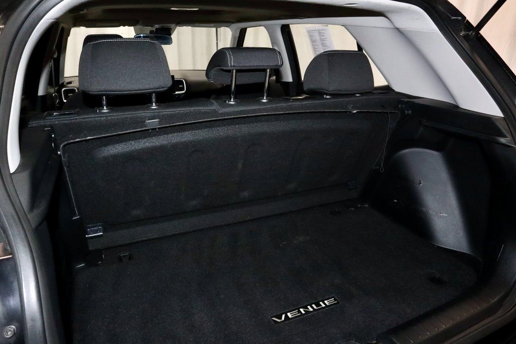 Certified 2025 Hyundai Venue SEL image 14