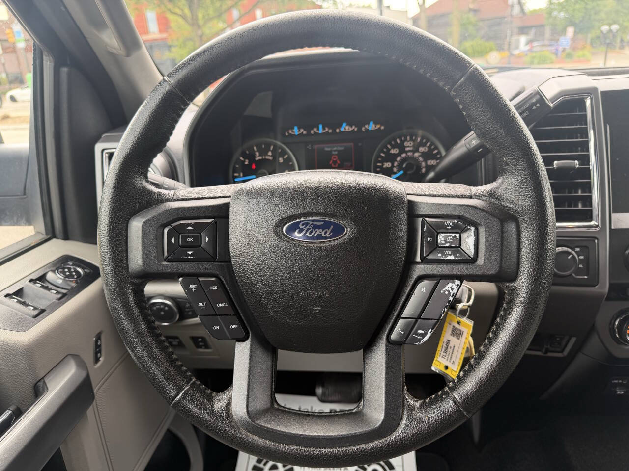 Used 2015 Ford F150 XLT w/ Equipment Group 302A Luxury AWD/4WD image 25