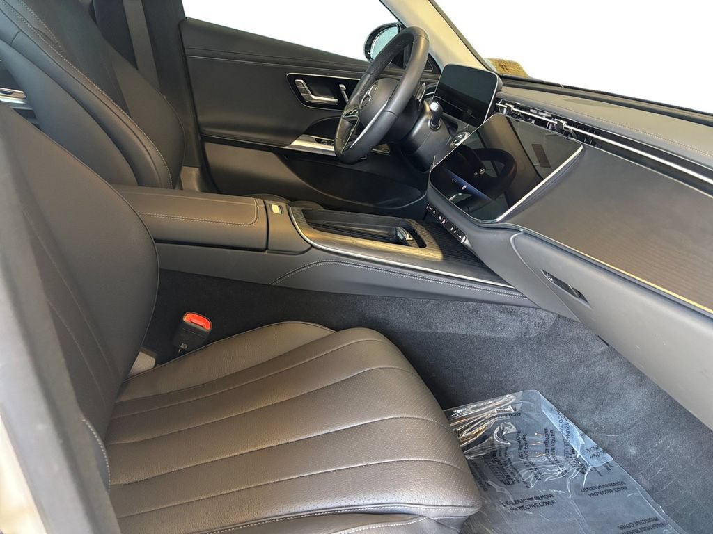 Used 2025 Mercedes-Benz E 350 4MATIC Sedan image 15