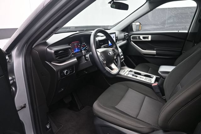 Used 2023 Ford Explorer XLT RWD image 7