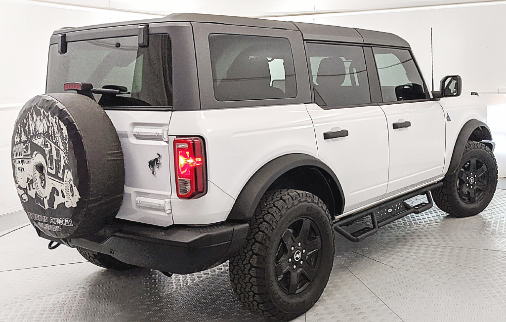 Certified 2024 Ford Bronco Black Diamond AWD/4WD image 3