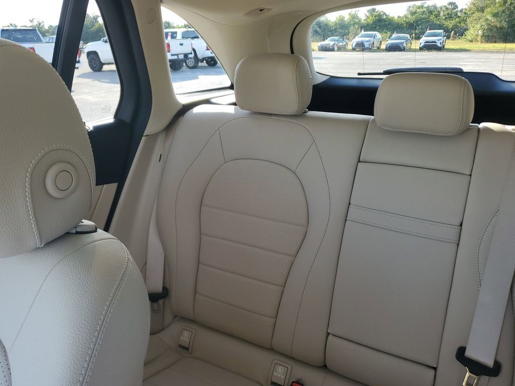 Used 2021 Mercedes-Benz GLC 300 image 12