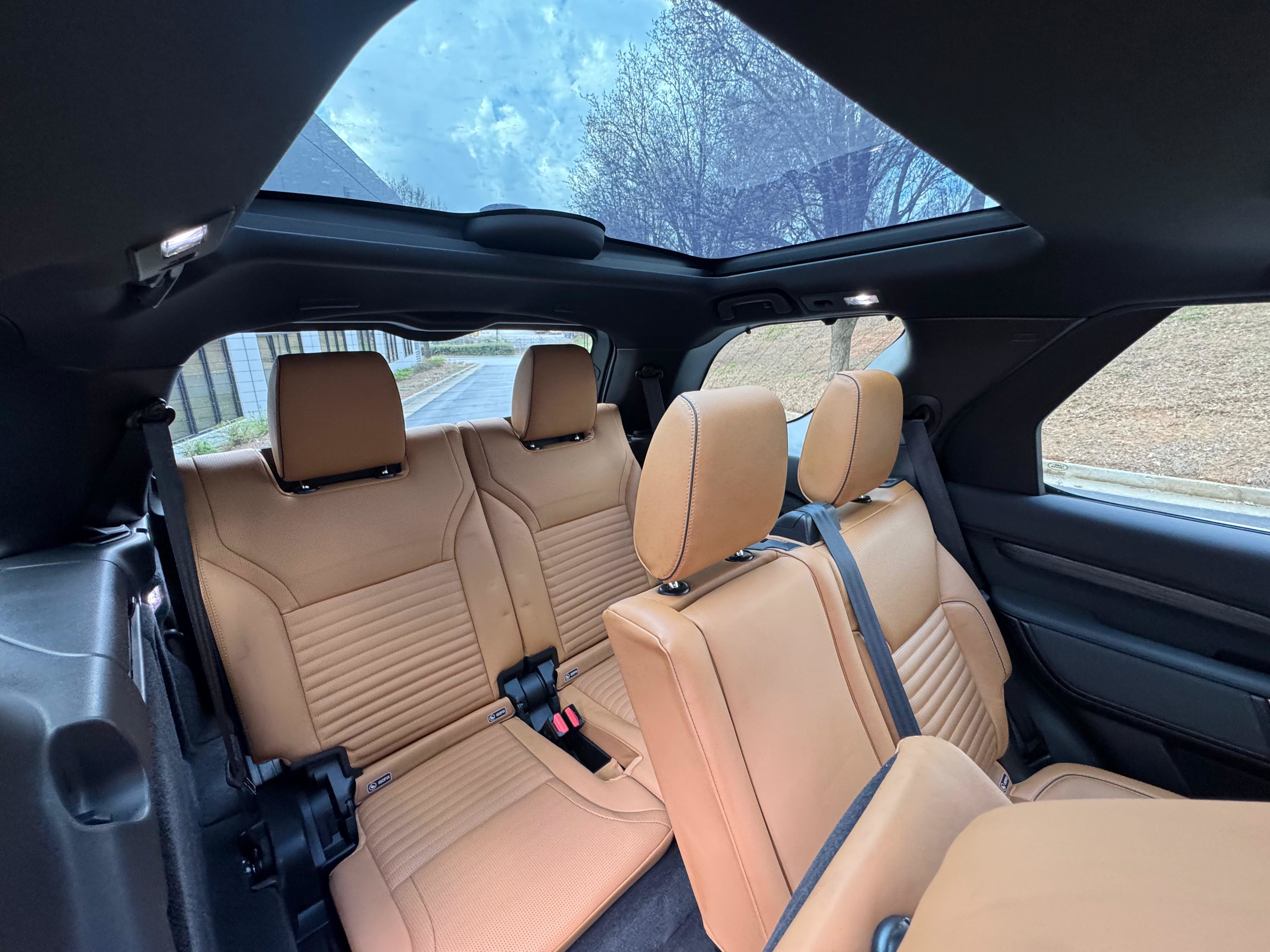 Used 2017 Land Rover Discovery HSE AWD/4WD image 4