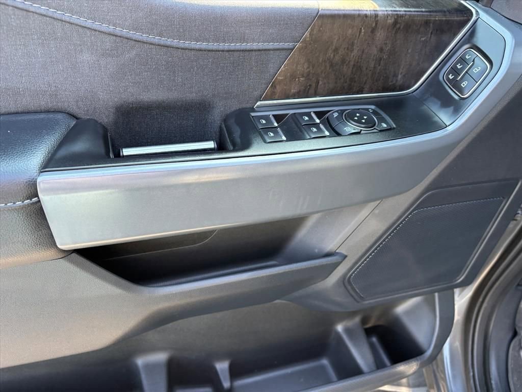 Used 2022 Ford F150 Lariat w/ Trailer Tow Package image 23