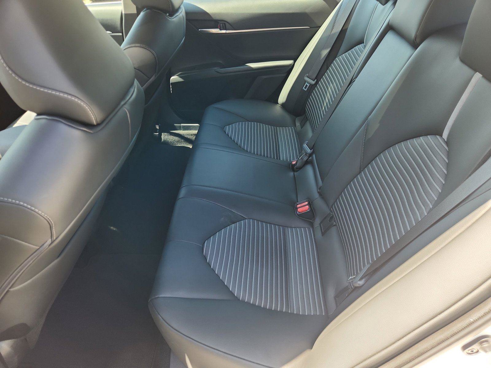 Used 2023 Toyota Camry SE FWD image 11