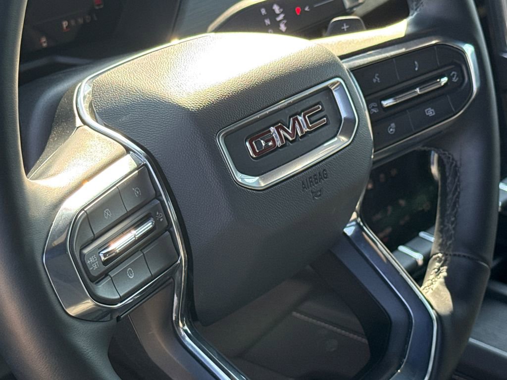 Used 2025 GMC Acadia Elevation image 30