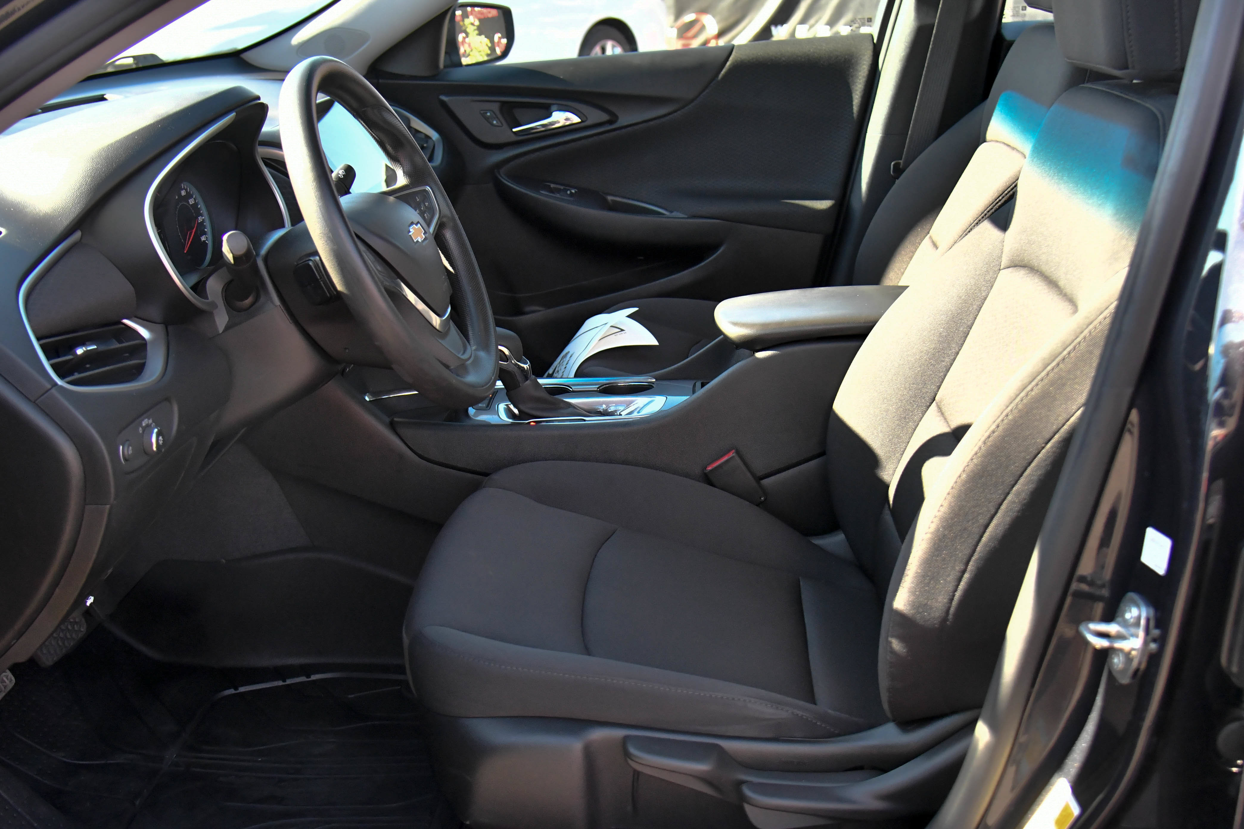 Used 2022 Chevrolet Malibu LS FWD image 16