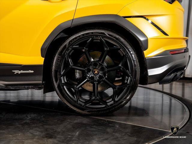 Used 2024 Lamborghini Urus Performante AWD/4WD image 18