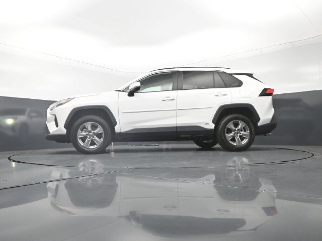 Used 2024 Toyota RAV4 LE AWD/4WD image 33