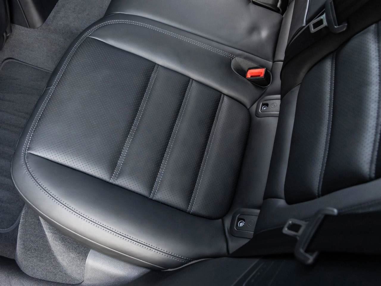 New 2026 Porsche Macan image 85