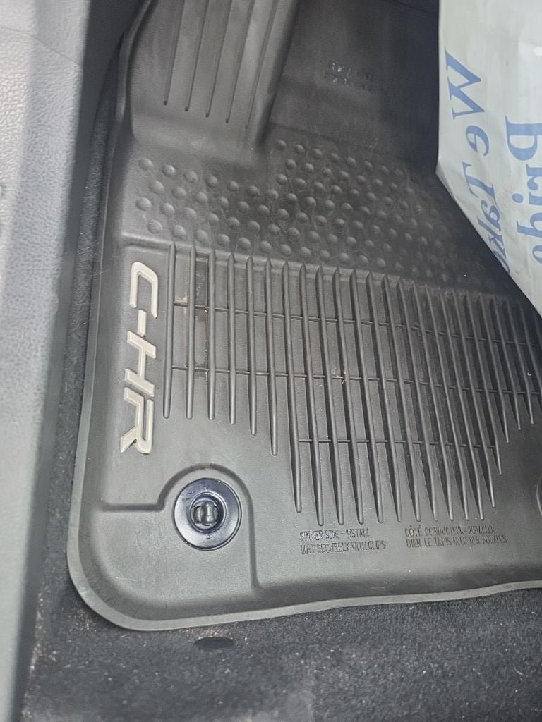Used 2019 Toyota C-HR LE FWD image 15
