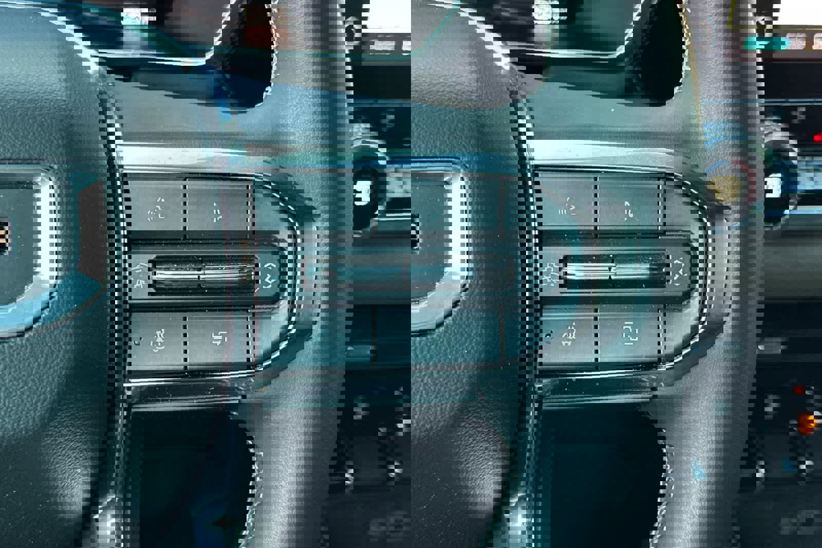 Used 2024 GMC Canyon Denali image 27