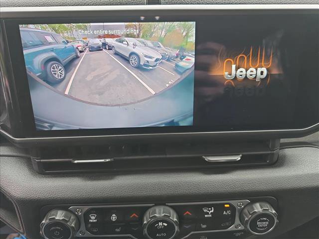 Used 2024 Jeep Wrangler Unlimited Sport AWD/4WD image 23