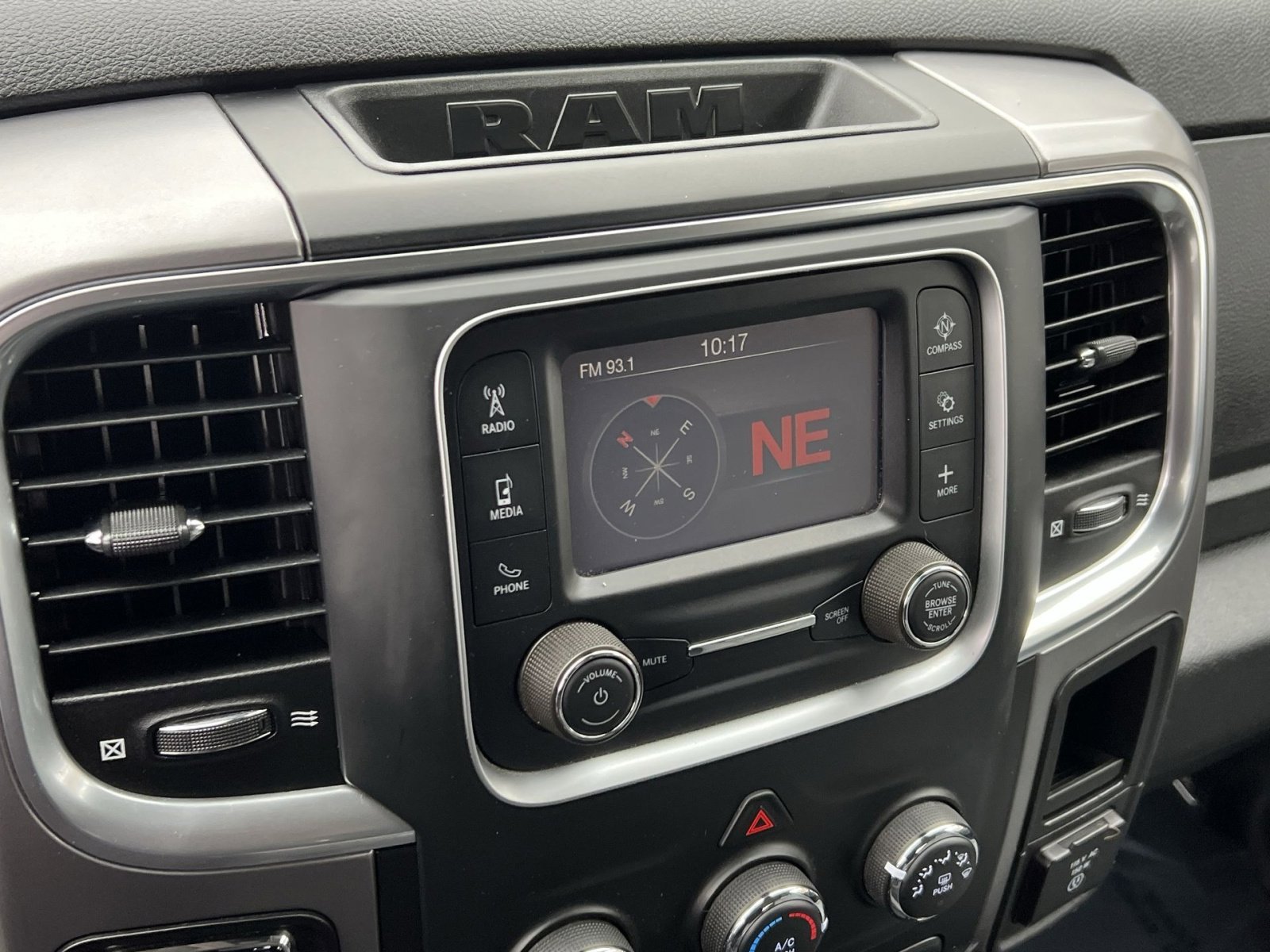 Used 2023 RAM 1500 Classic SLT image 18