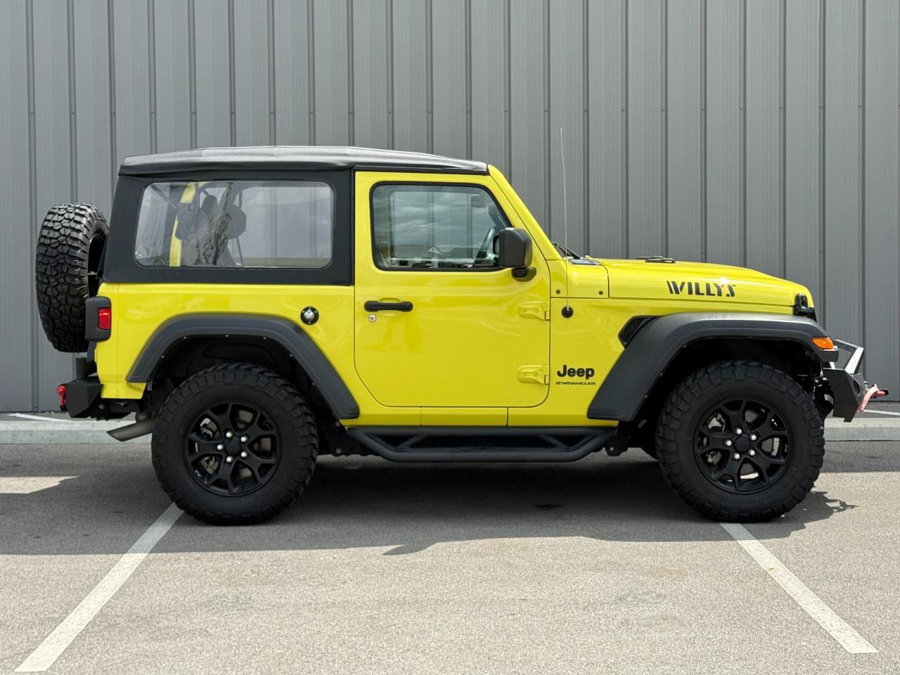 Used 2023 Jeep Wrangler Sport AWD/4WD image 4