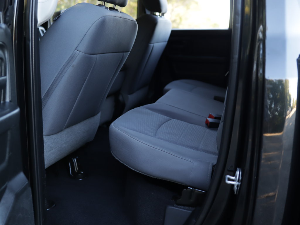Used 2019 RAM 1500 ST w/ SXT Plus Group AWD/4WD image 22