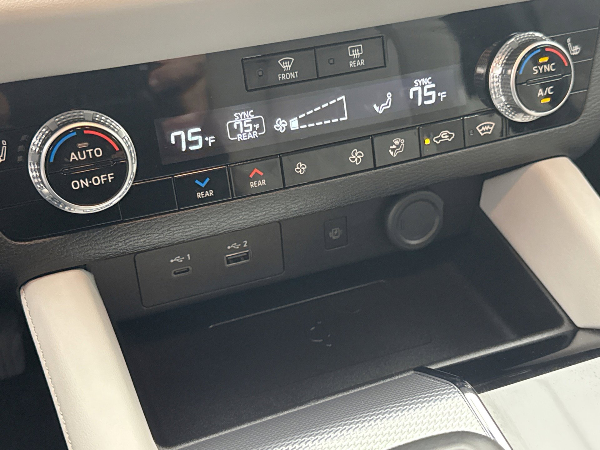 Used 2024 Mitsubishi Outlander SEL image 17