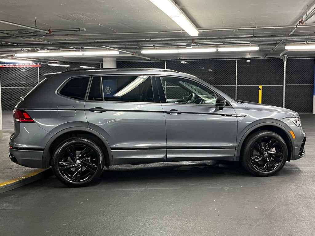 Used 2024 Volkswagen Tiguan SE R-Line AWD/4WD image 38
