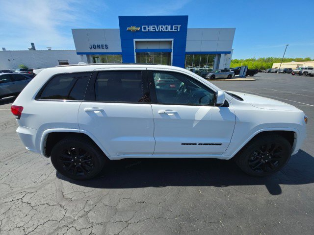 Used 2021 Jeep Grand Cherokee Laredo X AWD/4WD image 6