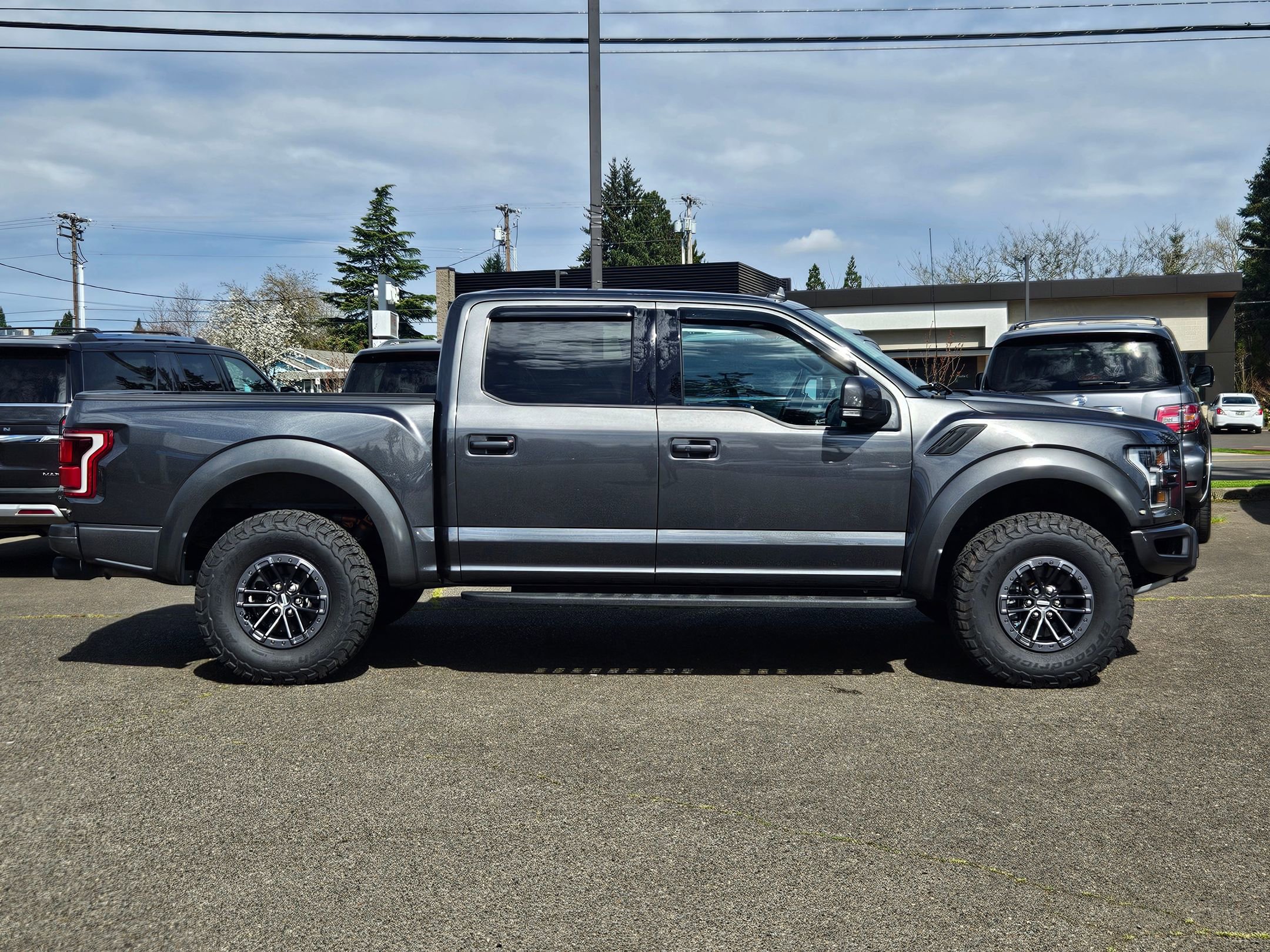 Used 2020 Ford F150 Raptor w/ Equipment Group 802A Luxury image 6