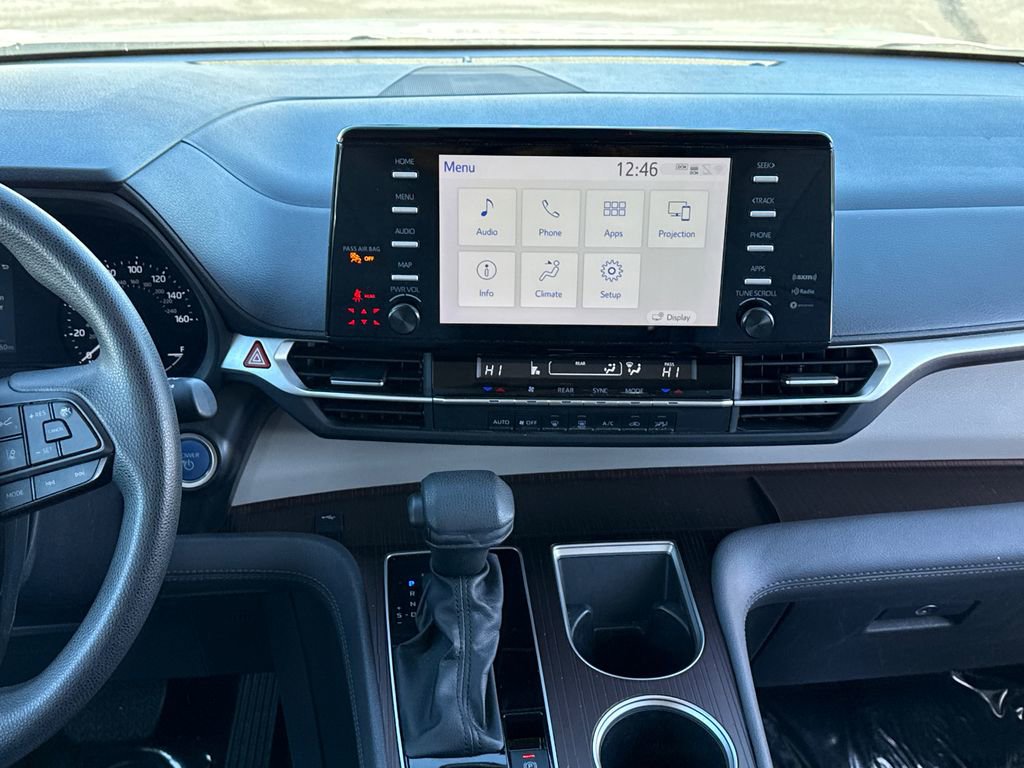 Used 2024 Toyota Sienna LE image 17