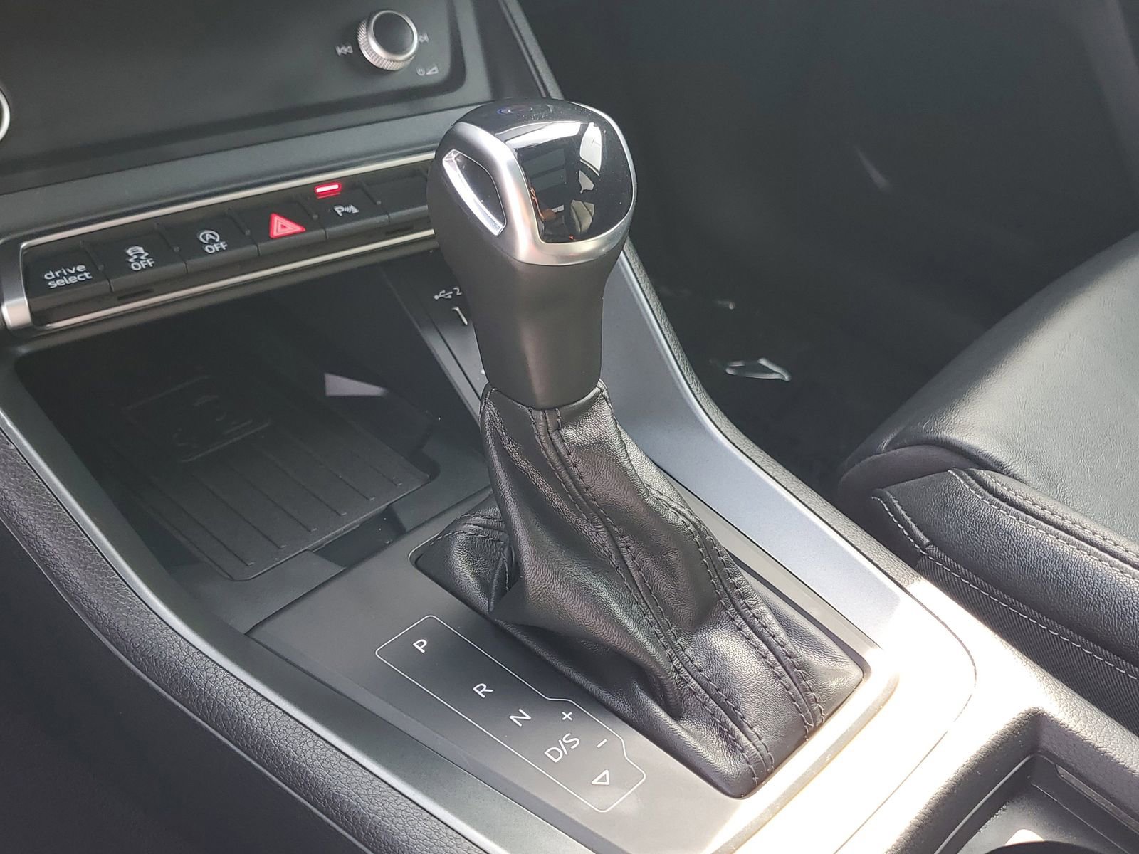 Used 2025 Audi Q3 2.0T Premium w/ Convenience Package image 32