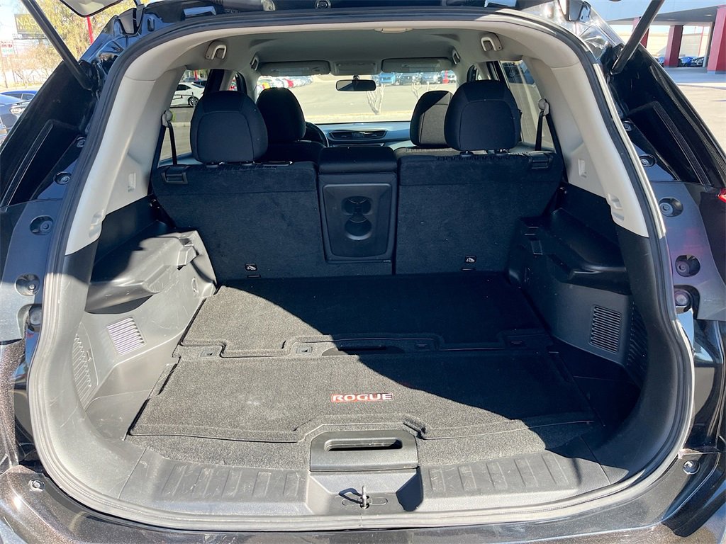 Used 2017 Nissan Rogue SV image 24