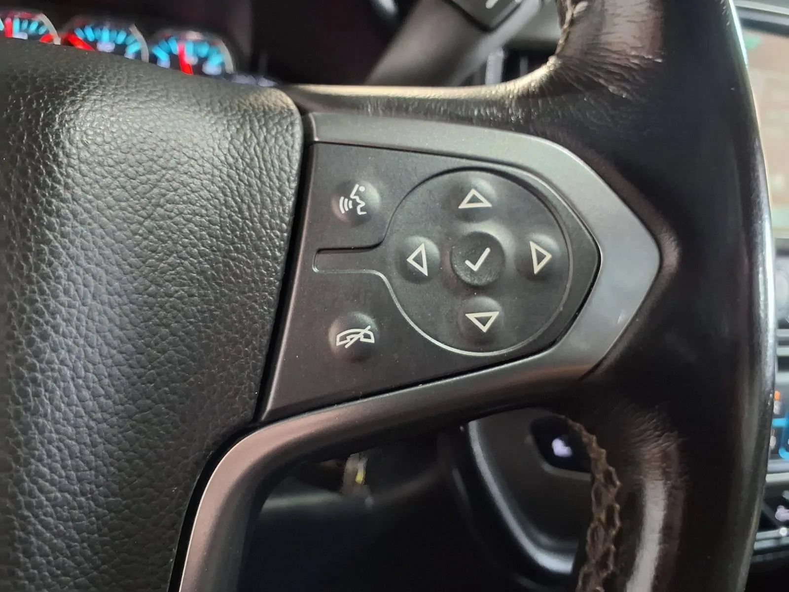 Used 2015 Chevrolet Silverado 2500 LTZ w/ LTZ Plus Package AWD/4WD image 22